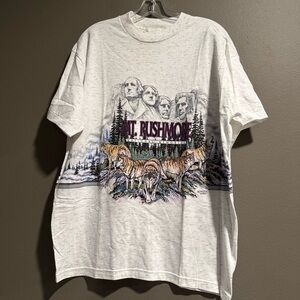 Sansegal White Short Sleeve Tee with Urban Graphic Design Size Large